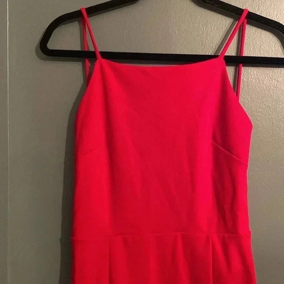 Lulus NWT red midi dress size medium - low back - zip closure - front slit - Picture 2 of 8